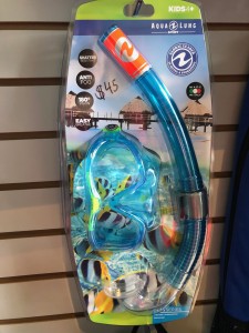 Aqua Lung (kids 4+) Play Series. For tiny kiddos. Shatter resistant, anti-fog, 180 vision. Easy to breathe. $45